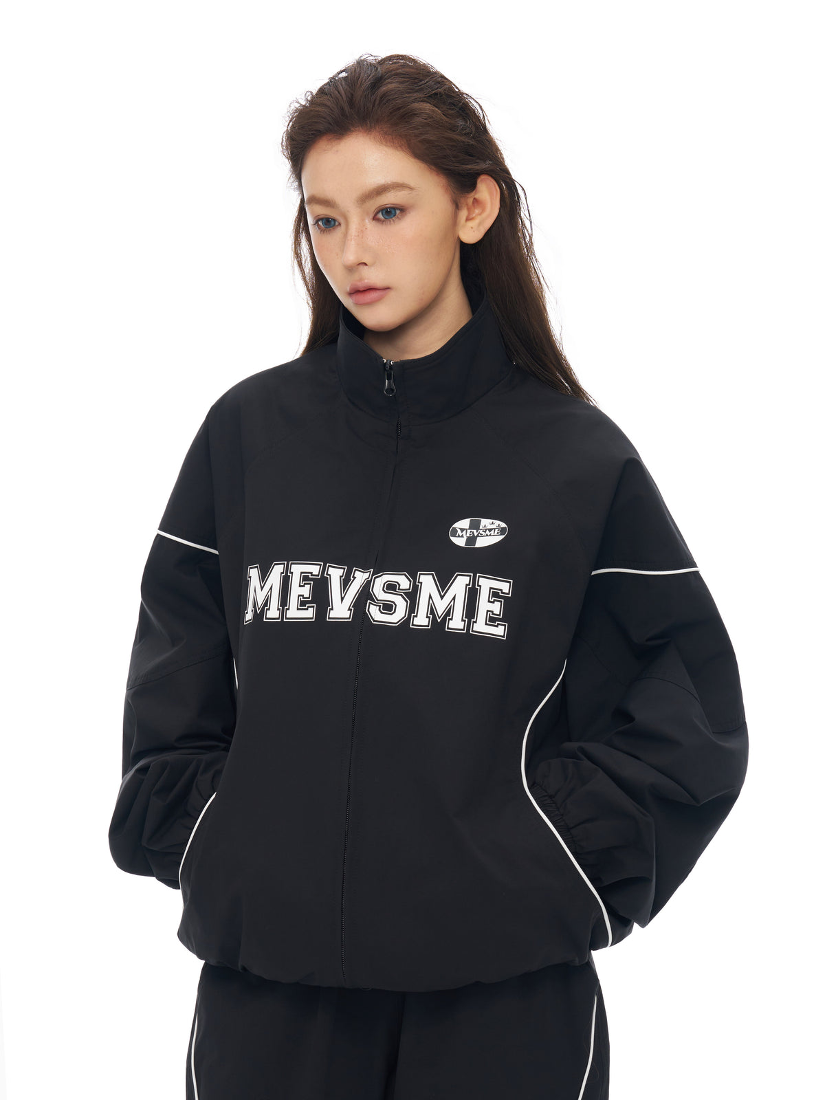 CHAQUETA DEPORTIVA CON LOGOTIPO