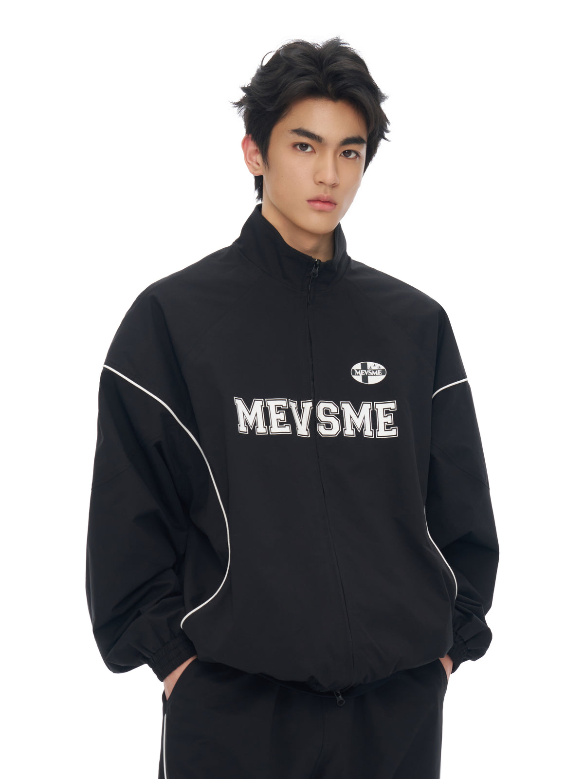 CHAQUETA DEPORTIVA CON LOGOTIPO