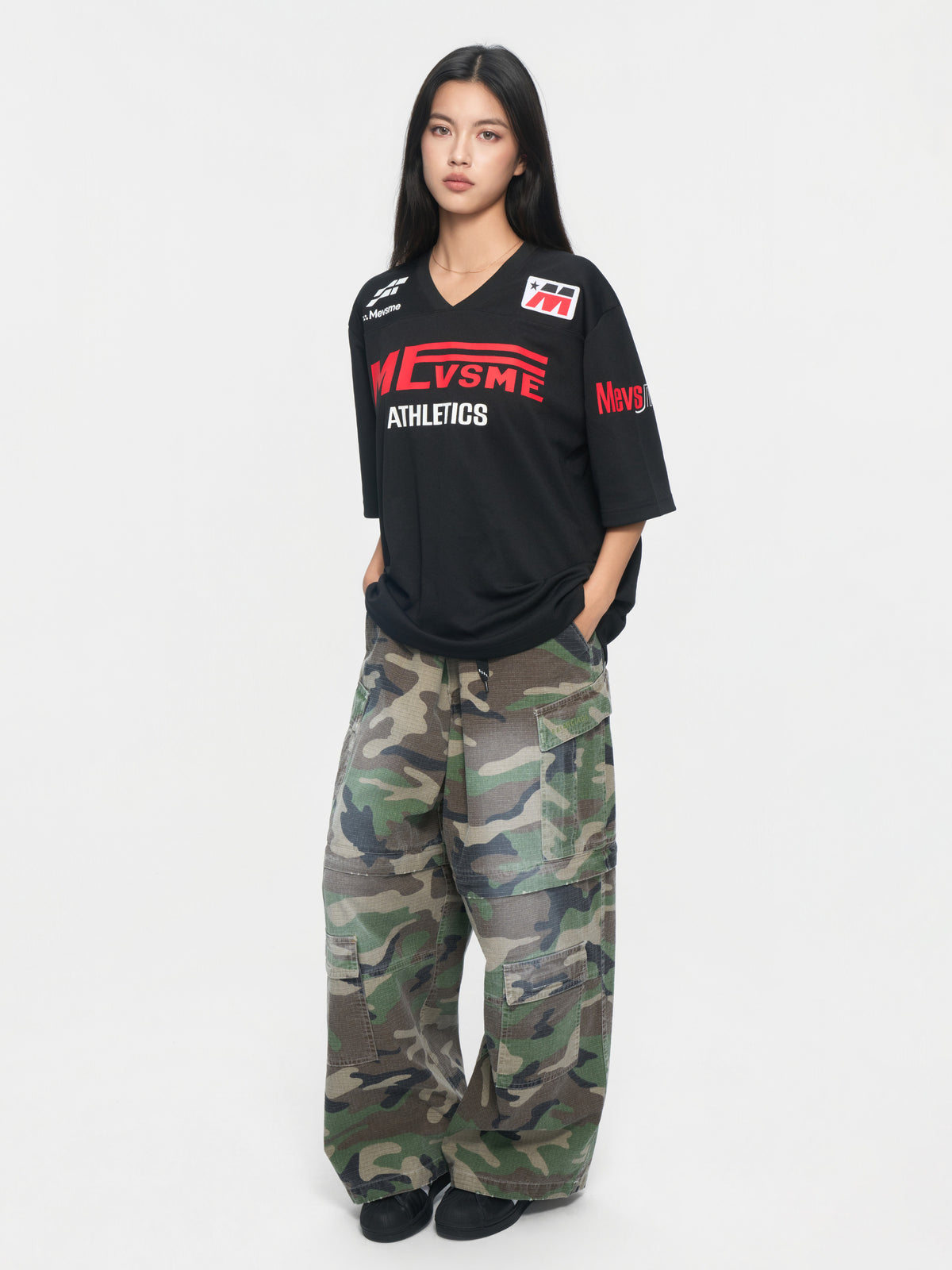 Mesh-Trikot mit V-Ausschnitt und „99“