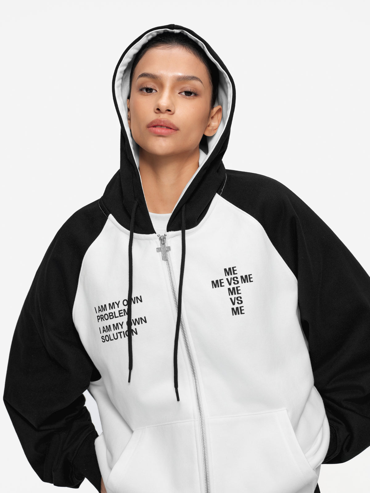 Sudadera con capucha, cierre y mangas raglán en bloques de color