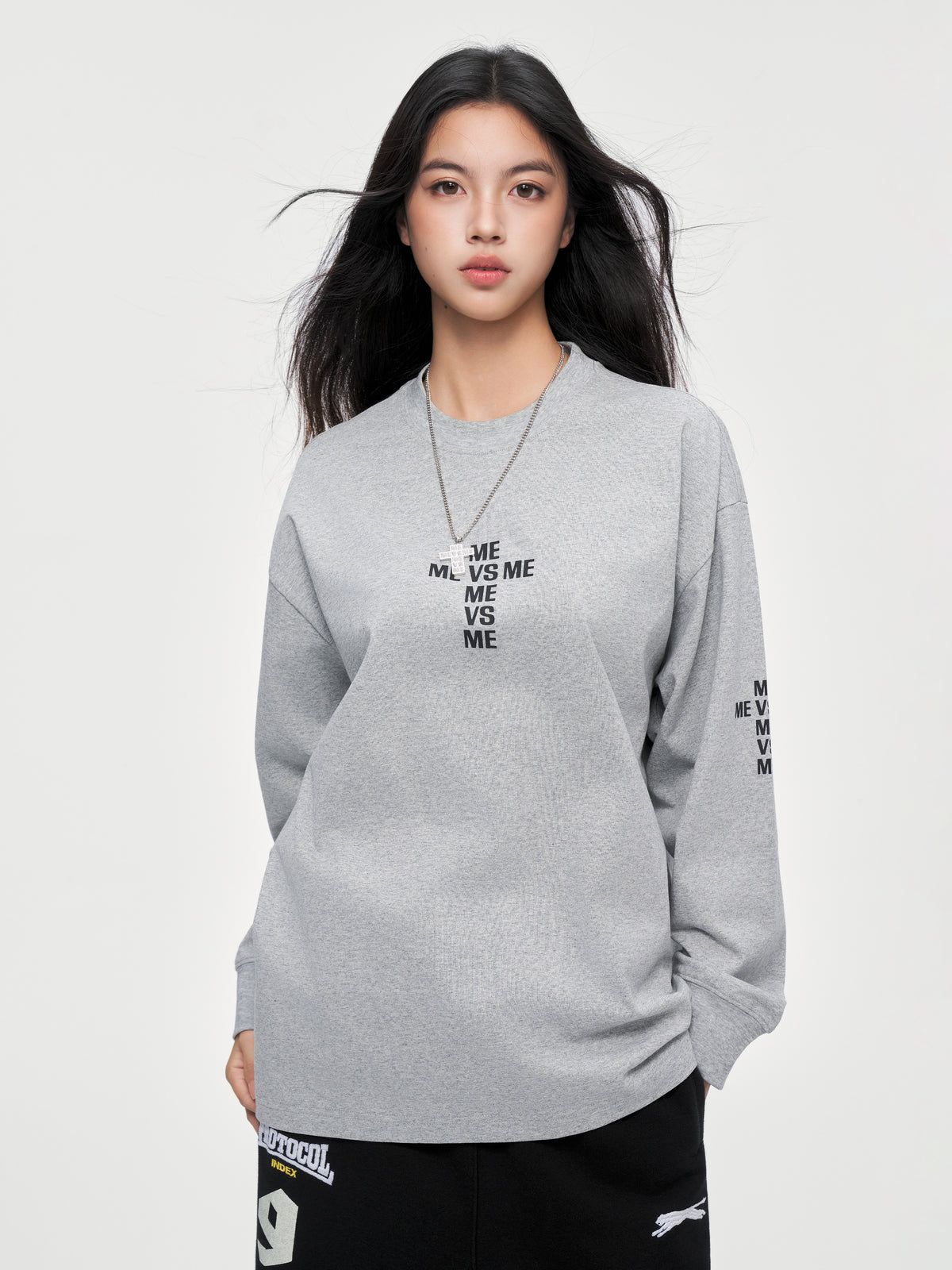Basic-Langarmshirt mit Cross-Logo