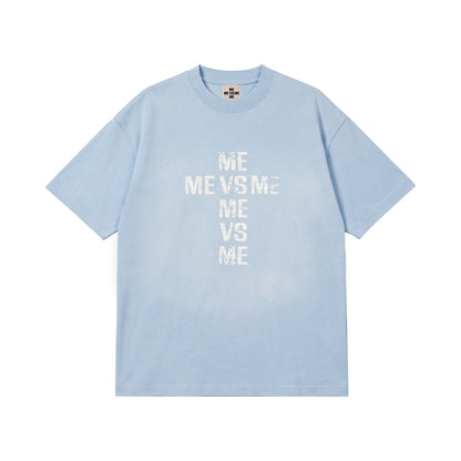Camiseta azul brumoso lavado con cruz