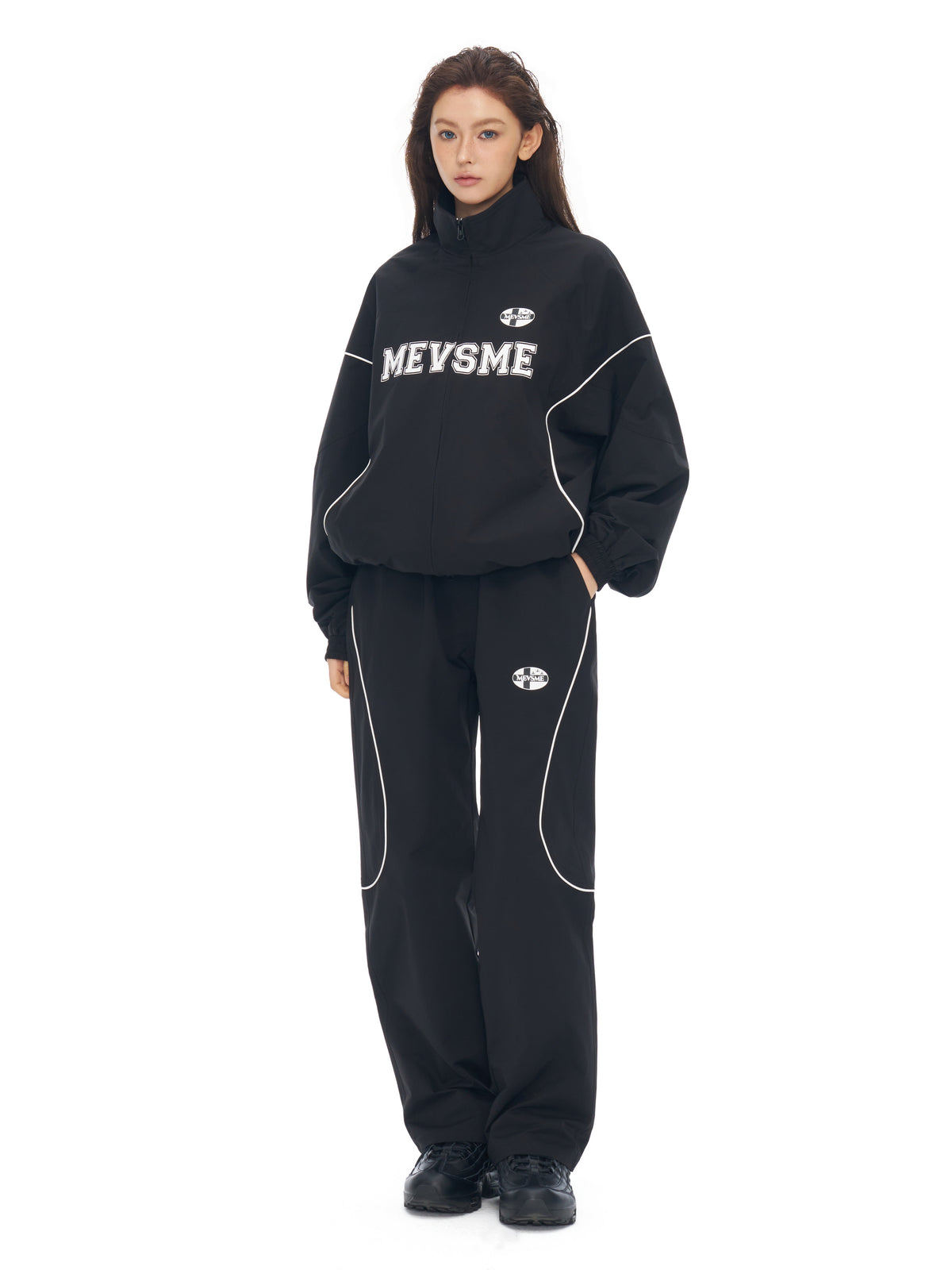 CHAQUETA DEPORTIVA CON LOGOTIPO
