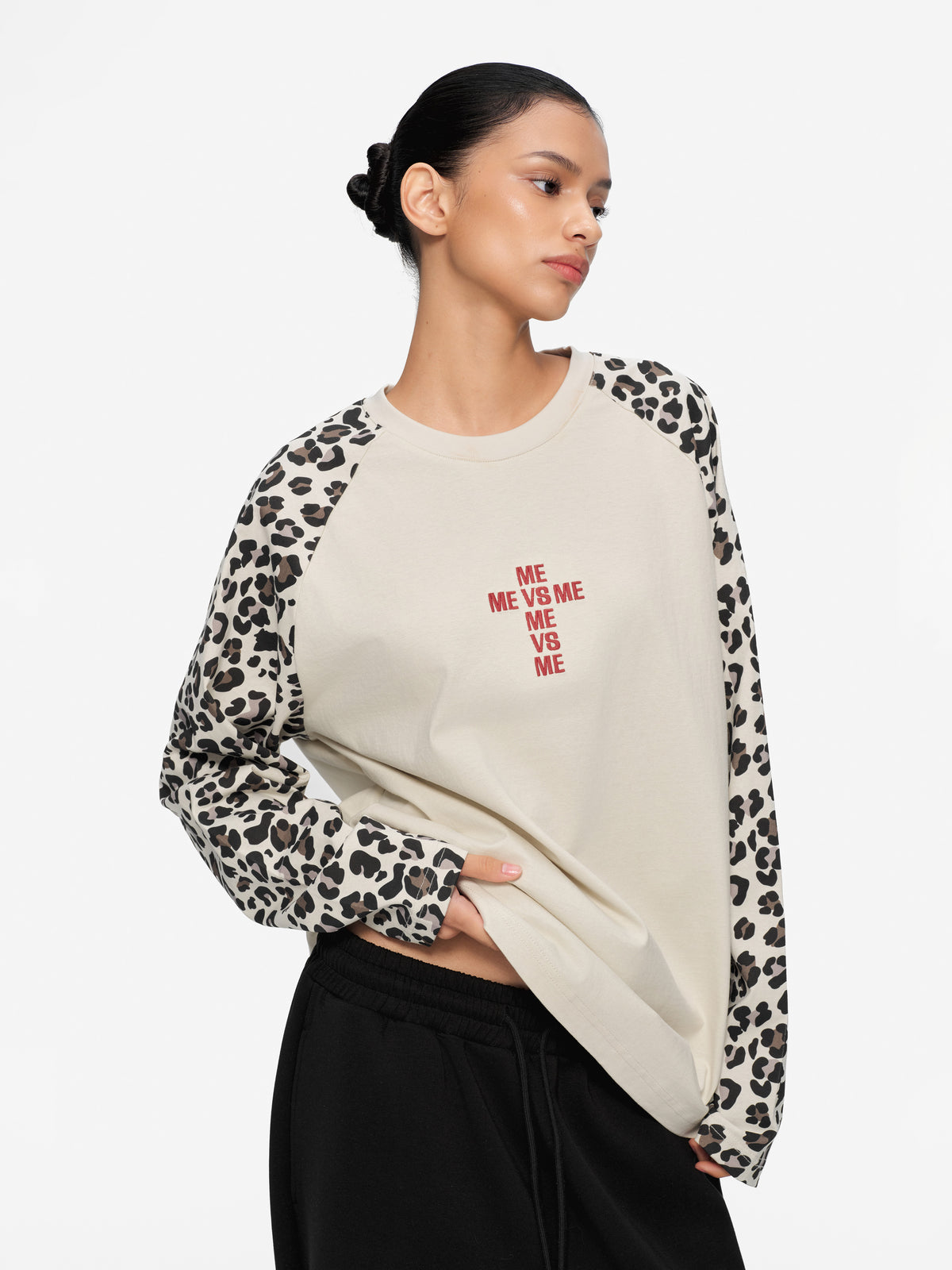 Raglan-Langarm-T-Shirt mit Leopardenmuster