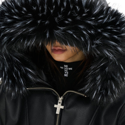 CHAQUETA DE CUERO CON BORDES DE PIEL SINTÉTICA
