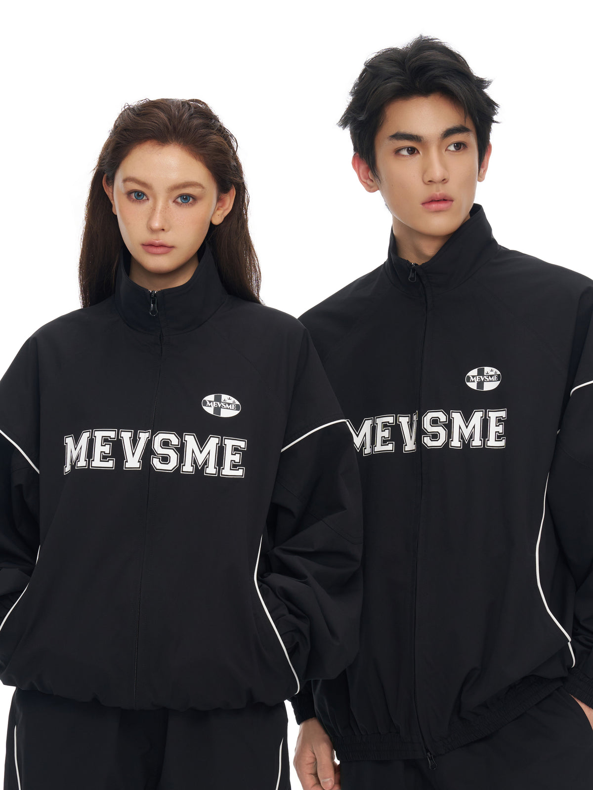 CHAQUETA DEPORTIVA CON LOGOTIPO